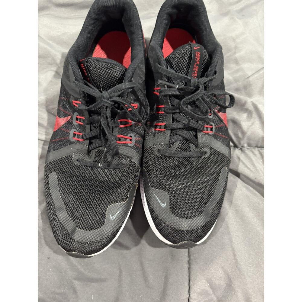 Nike Quest 4 Black University Red Size 9.5 Great Used Condition